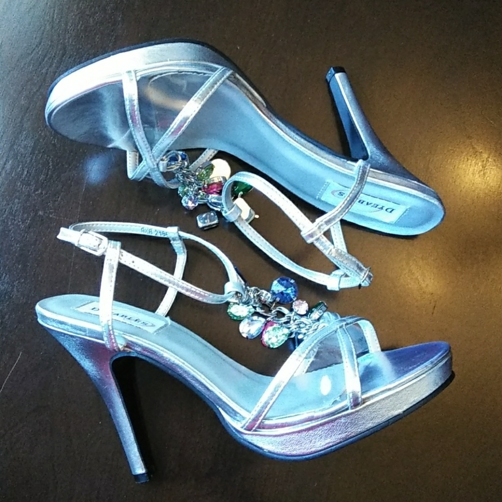 Dyeables “Maria” Silver Platform Sandals – Size 9.5B - Picture 11 of 16